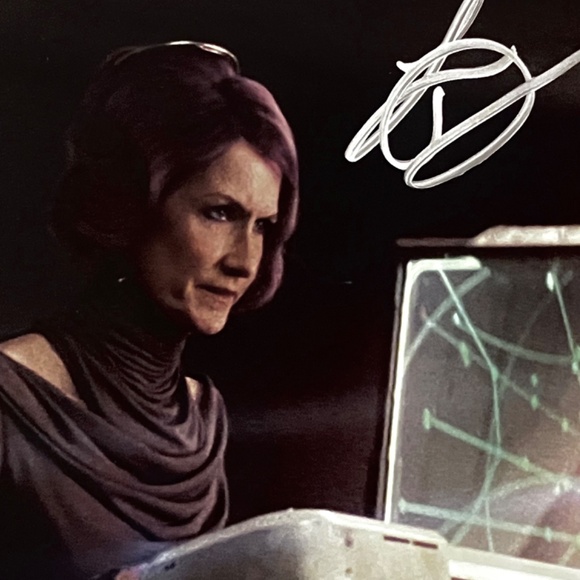 LAURA DERN Signed 11x14 Photo / Star Wars: The Last Jedi / Beckett Witnessed